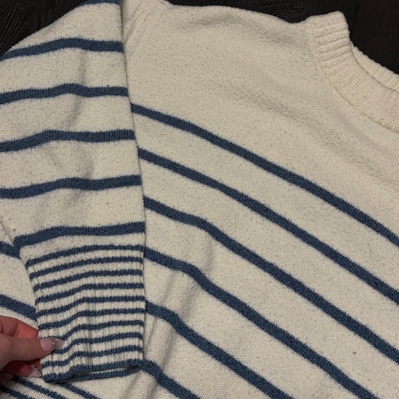 American Eagle Outfitters Cream & Navy Striped Crew Sweater - Picture 3 of 3